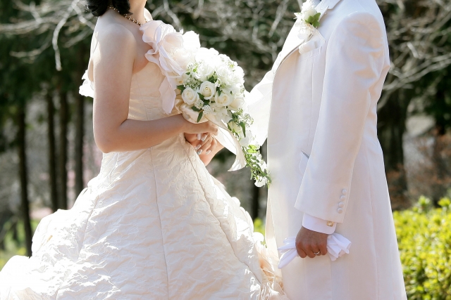 仲村瑠璃亜と結婚相手の馴れ初めは 結婚式はいつになるの なないろreport