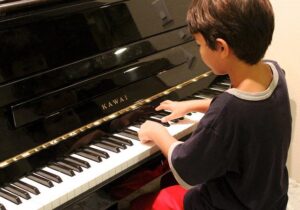 ピアノ少年